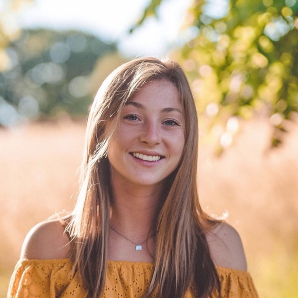 Meet your Posher, Taylor - Picture 1 of 1